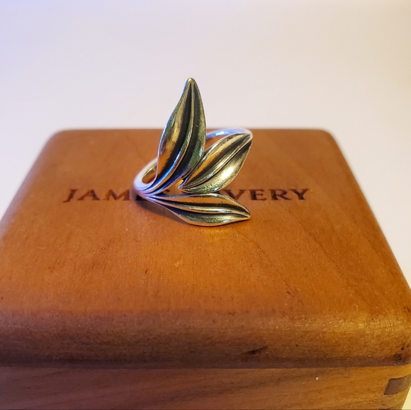 James Avery Retired Spring Leaves Ring, size 7 - Picture 2 of 4